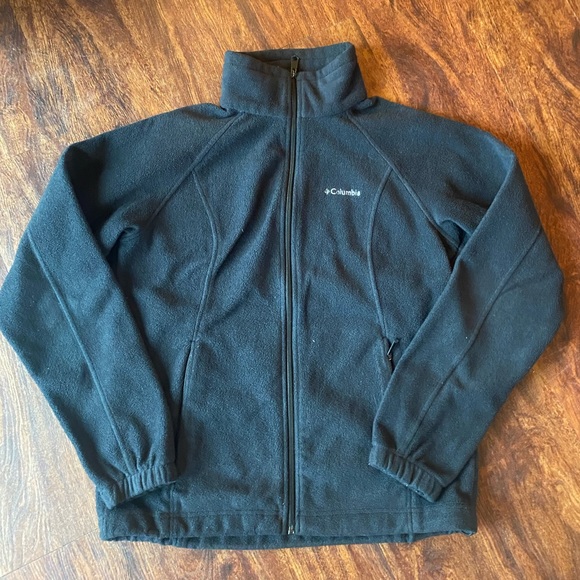 Columbia Tops - Columbia fleece zip up sweatshirt. Size M